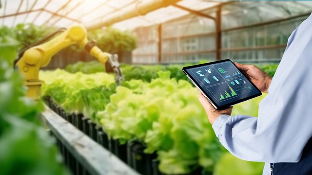 农业机器人如何改变现代农场：8种变革方式