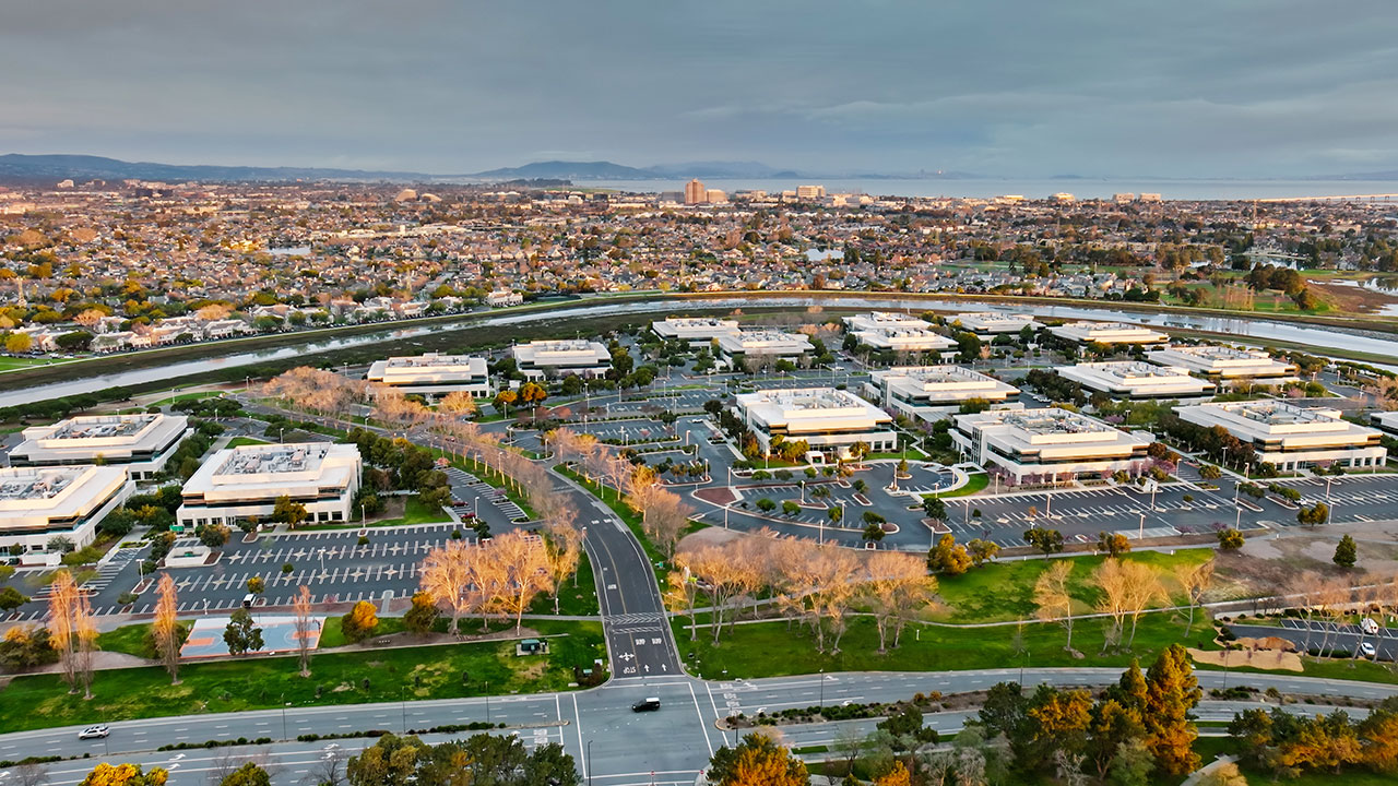 GettyImages-2207856922-1280x720.jpg 科技公司园区