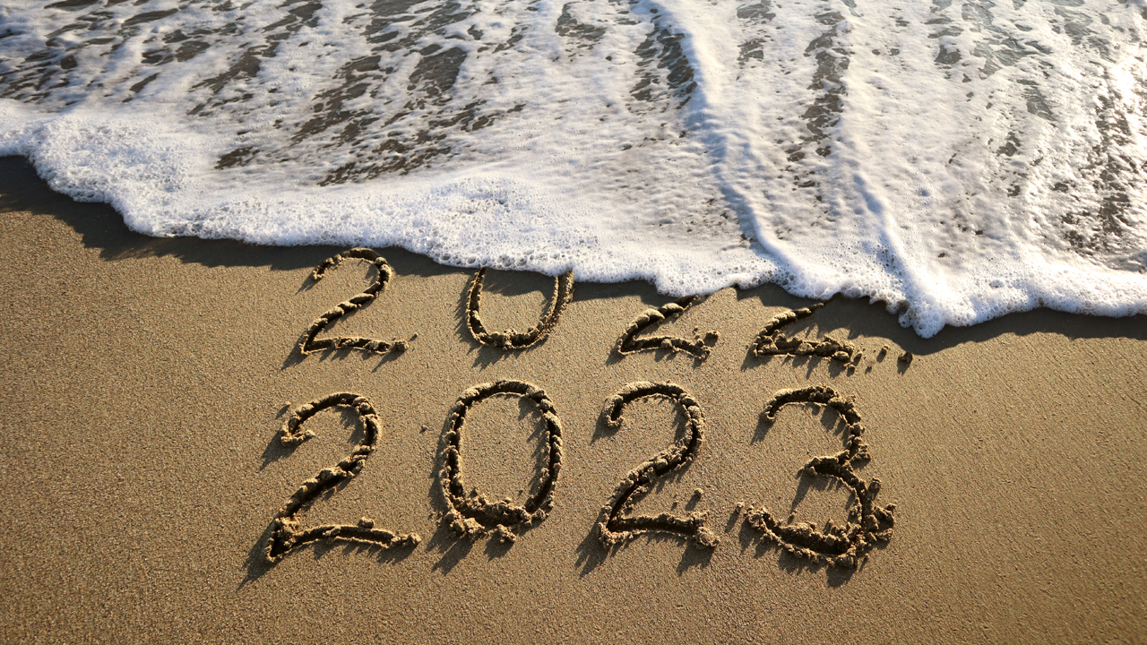 End of 2022 washing away on the tide