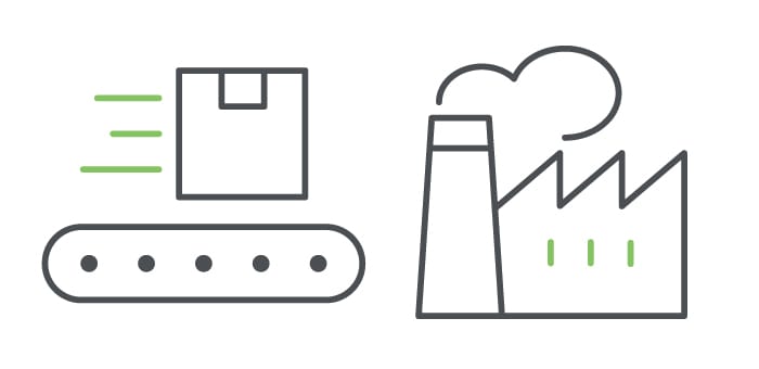 传送带上的纸箱正朝工厂方向移动